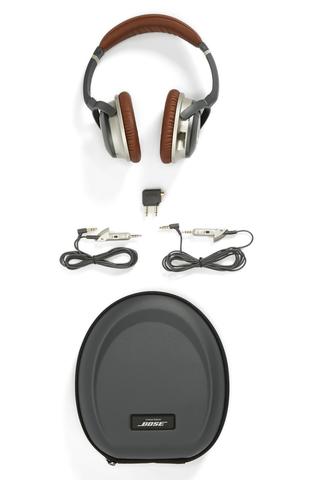 Hovedtelefoner i bærbar boks